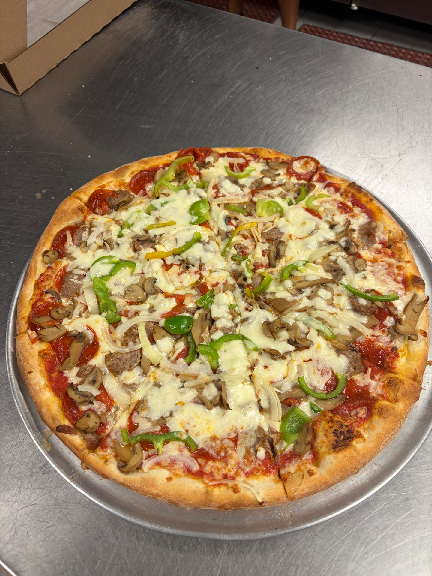 Deluxe Pizza