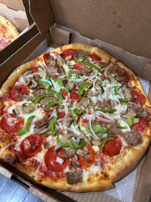 Deluxe Pizza